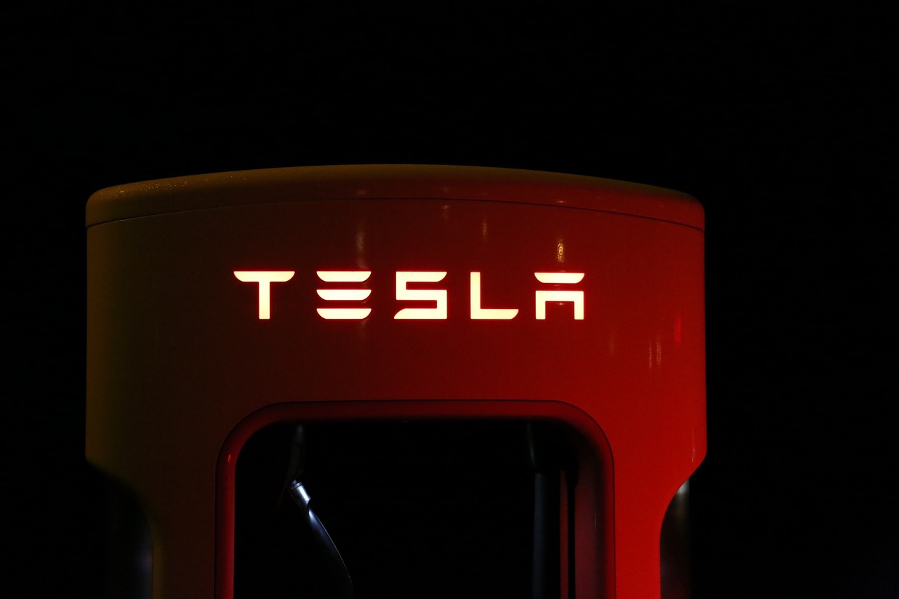 Мъск: Акционерите на Tesla ще гласуват "незабавно" за напускане от Делауеър към Тексас